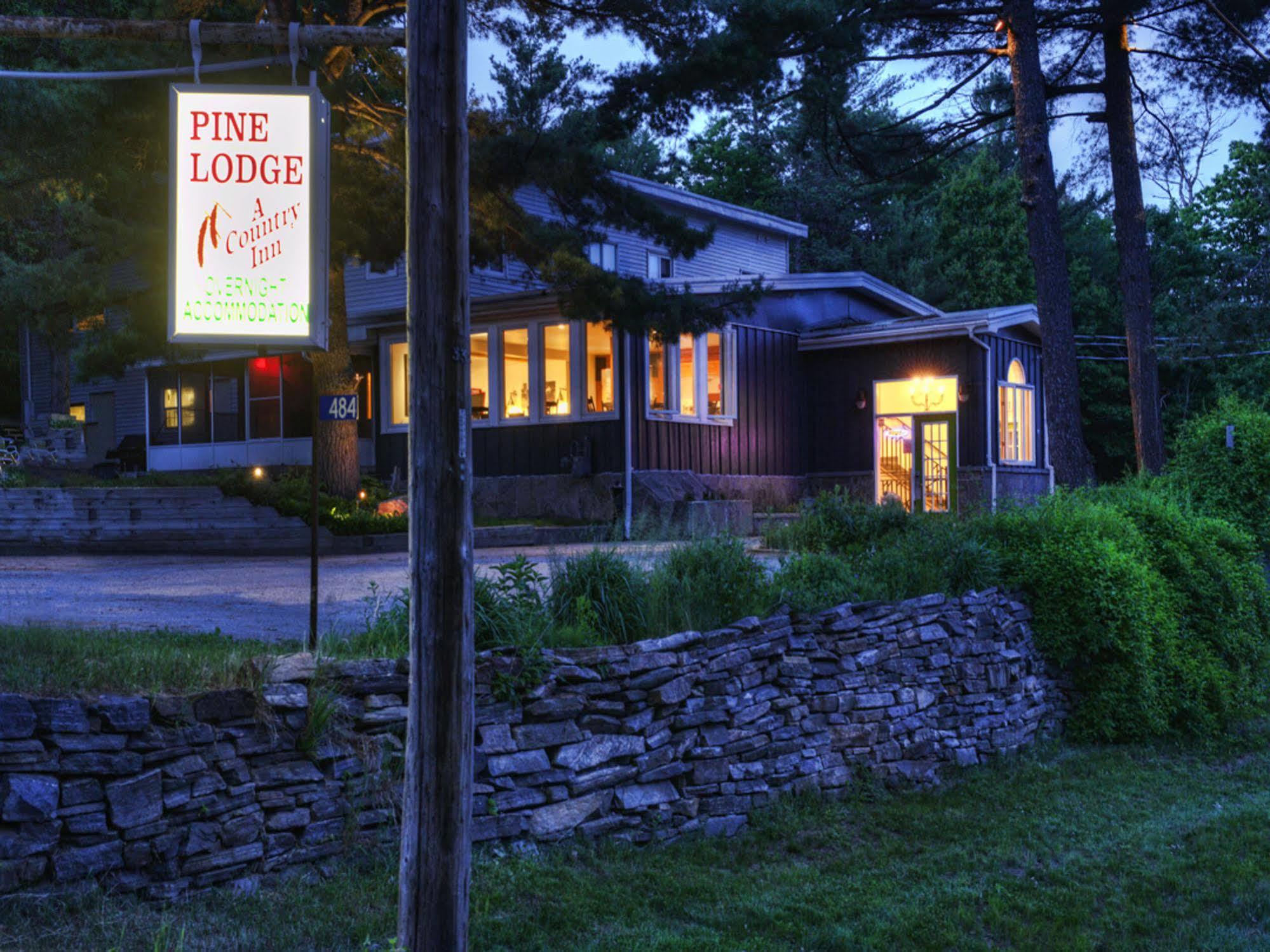 Pine Lodge Muskoka Huntsville Extérieur photo